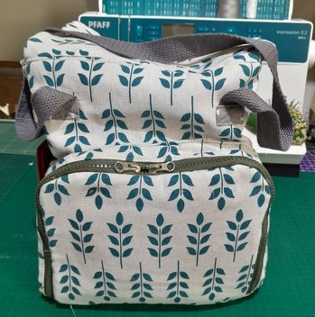 Aurbewahrungstasche für Wolle und Strickzeug, nach einem Foto aus dem www nachgenäht