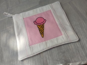 Einen topfuntersetzer für die sommerküche genäht.