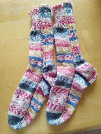 Wolle: Rellana
Flotte Socke, Happy Birthday