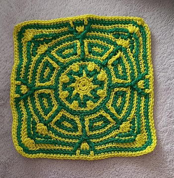 noch mal neu gehäkelt, nun fertig