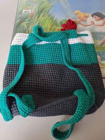 Boden wurde doppelt gearbeitet und zusammen geklebt mit Heißkleber für mehr Stabilität