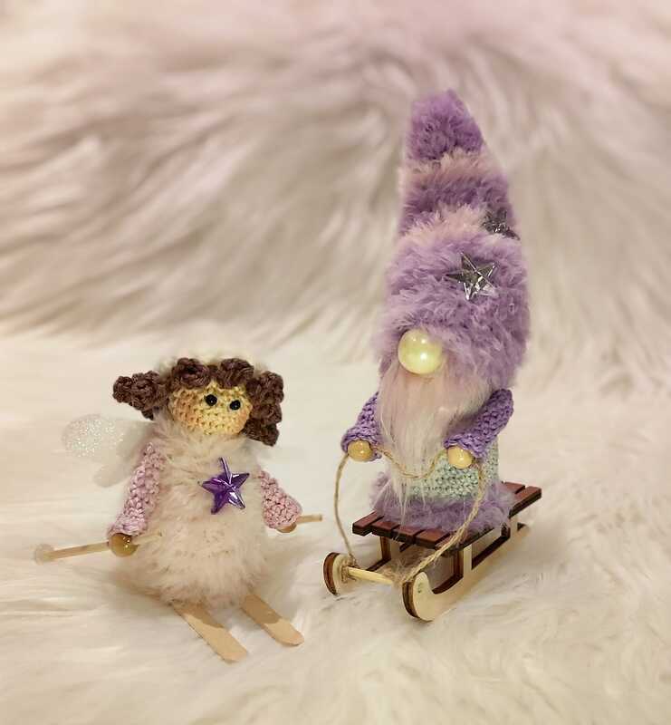 Dekofiguren Wichtel Schlitten und Ski fahren in 2 Varianten