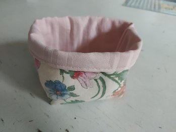 Ich versuche mich im moment an genähten Körbchen