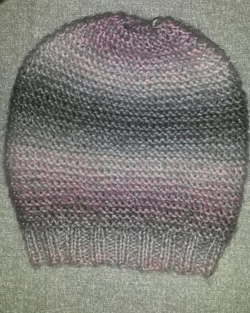 Mütze einfach kraus rechts gestrickt