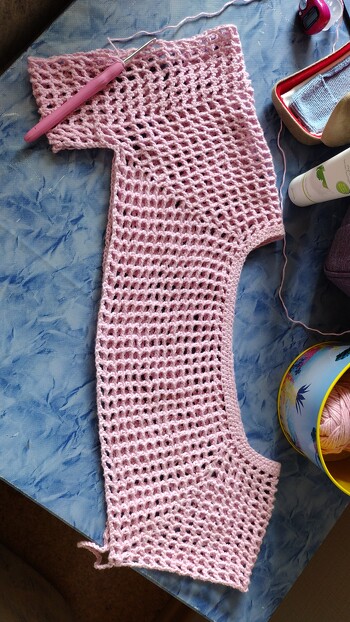 Ärmeltop gehäkelt, Anleitung von hobbii