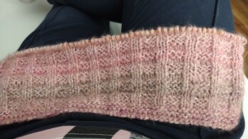 Wird ein Schal mit doppeltem Faden gestrickt