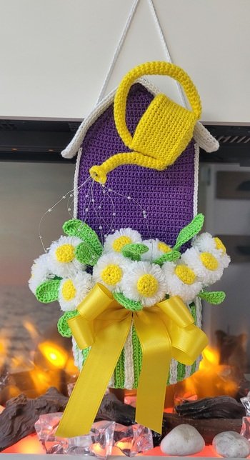 Sehr schöne und detaillierte Anleitung! Habe noch ein Schleifchen angebracht und den Steckschwamm von oben mit Moisgummi abgedeckt. Ich hoffe es gefällt euch genau so gut wie mir! Danke an die Autorin.