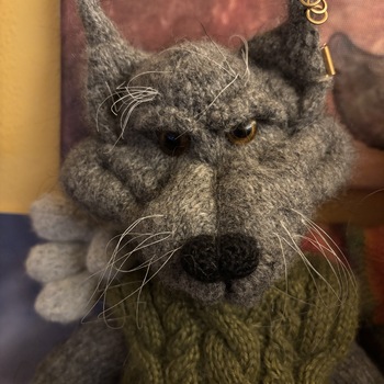 Das ist Sir Sherlock, ein böser Wolf, der durch die Freundschaft zu Lady Lilly zu einem lieben Wolf wurde.