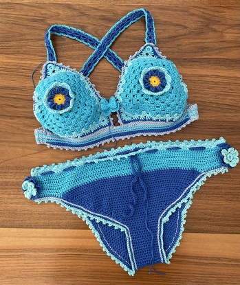 Diesen Bikini habe nach einer Anleitung von Petra Perle gehäkelt. Er passt meiner Freundin perfekt.