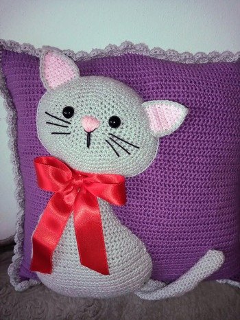 musste der Katze einfach ein Gesicht geben. Trotzdem Danke für die tolle Anleitung