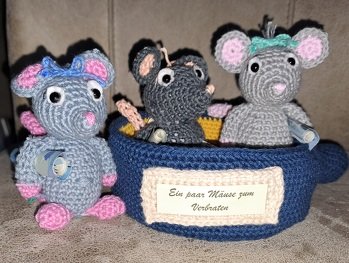 Geschenk für eine Hochzeit!
Anregeöung bzw. Anleitung ist von rimajas.
Vielen Dank für die tolle Anleitung.