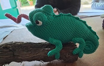 Mein erstes Chamäleon nach der Anleitung von millionbells.
Es kam bei meiner Tochter sehr gut an.