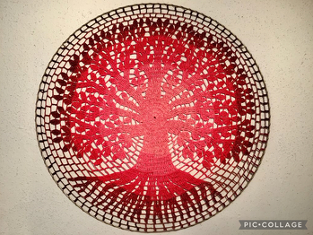 Die Anleitung ist von 2 PIR Crochet by Laura und nichts zum nebenher häkeln. Aber die viele Zählerei hat sich gelohnt.