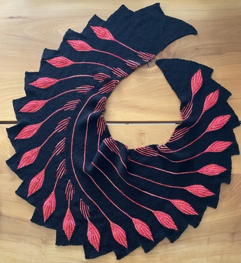 Tuch Rainbow Leaves, Anleitung von margrit-daxboeck
Sehr ausführliche und leicht verständliche Anleitung. Suchtfaktor: sehr hoch