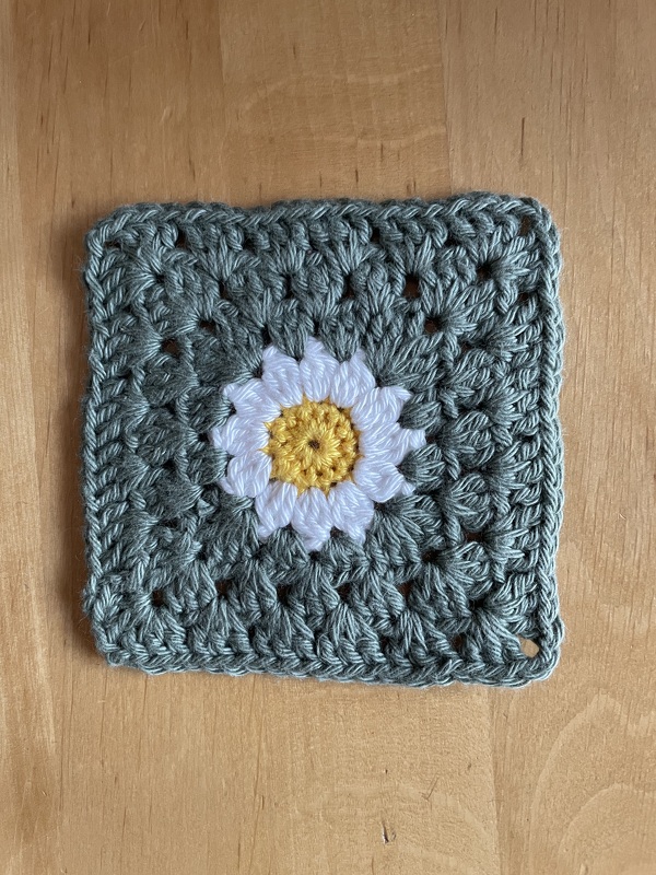 Daisy Granny Square | Crochet for Beginners