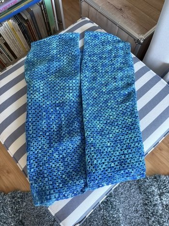 Weste aus zwei geraden Streifen nach einem Tipp auf Instagram. Sitzt aber nicht so gut wie behauptet, wird vielleicht noch mal geändert.