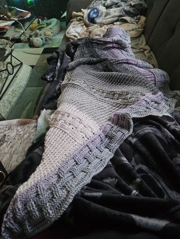 Sehr gute Häkelanleitung. Es hat richtig Spaß gemacht das Tuch zu häkeln.