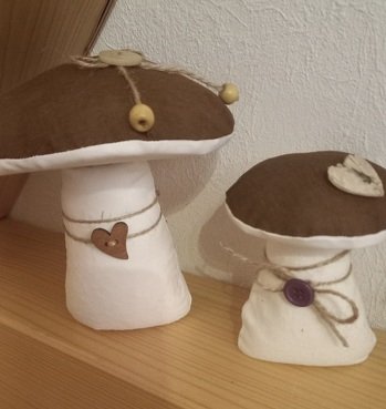 ...ich habe ein paar
Pilze 🍄‍🟫🍄‍🟫 für die
Herbstdeko genäht.
