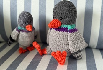 Gestern war Fertigstellung beim MysteryCal von LaCritza, es wurde eine Taube. Die gab es in zwei verschiedenen Größen, ich habe gleich beide gemacht.