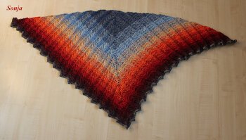 Nach anfänglichen Schwierigkeiten war es dann ganz einfach zu häkeln gewesen. Anleitung gut verständlich.