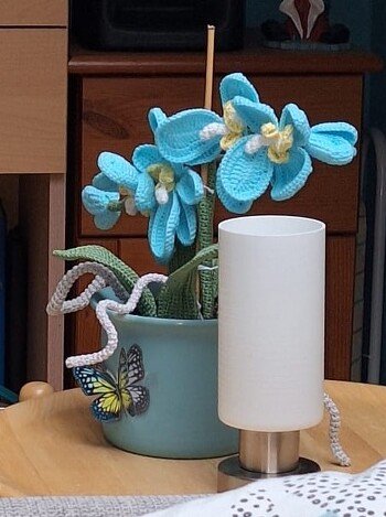 Ich habe die Orchidee schon so oft gemacht. In vielen verschiedenen Farben. Ganz toll zum Verschenken. Super Anleitung! Empfehlenswert 😁