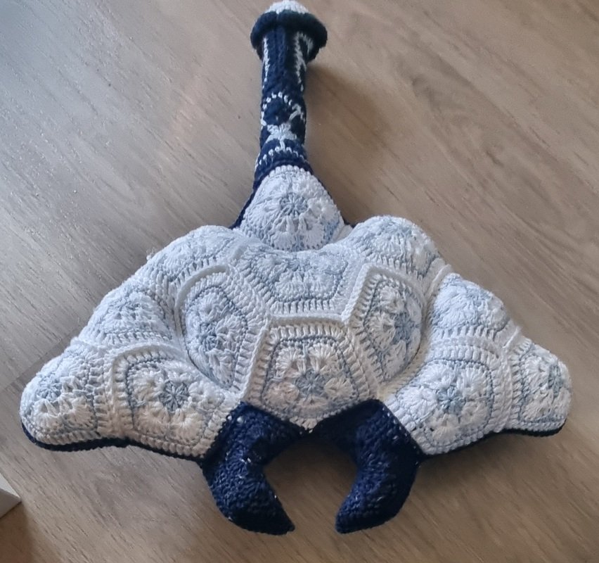  African Flowers Manta Ray – Crochet Pattern (2 PDF Files)