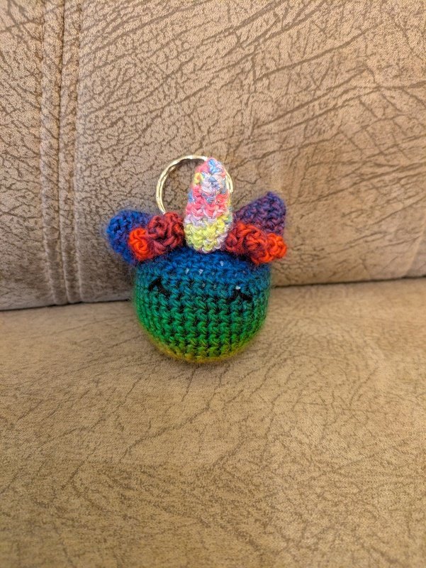Crochet pattern: unicorn keyring!