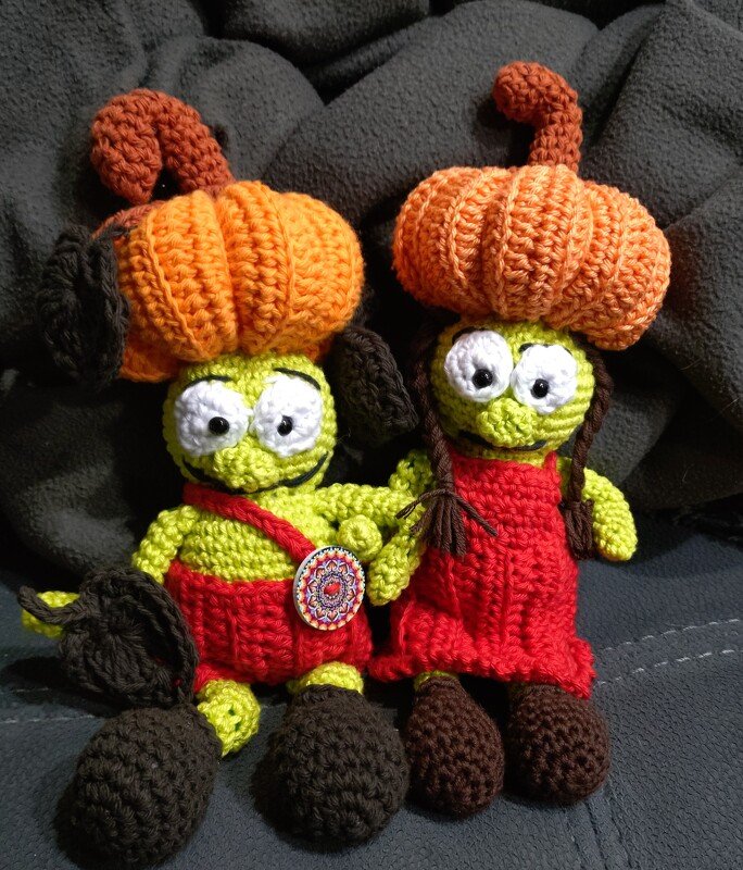 Häkelanleitung frecher Kürbiswichtel