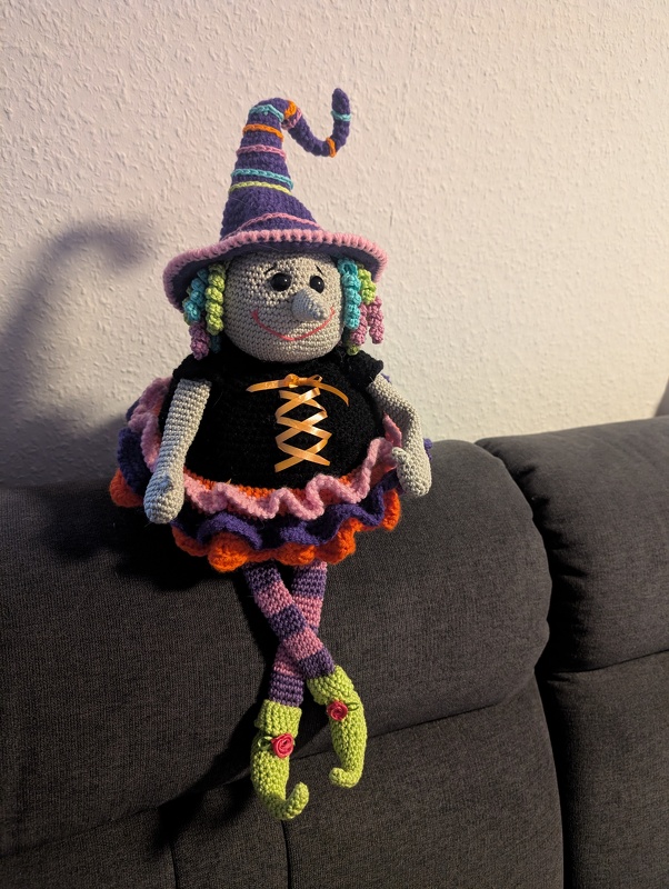 Hexe Pummel Kantenhocker Türstopper Halloween Herbst Deko