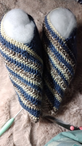 1000 & 1 Nacht 😂 😂 Hauspuschen
#häkeln