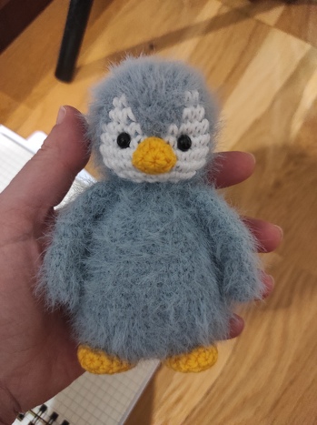 Маленький пингвинчик почти готов. Вязала его из еко-норки и получился он как пушинка #амигуруми #Amigurumi #пингвин #pinguin