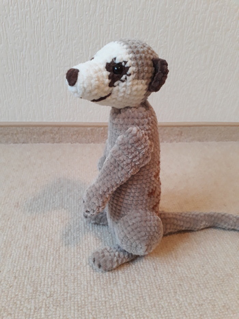 Mein Erdmännchen in Chenille Wolle nach einer tollen Anleitung von NiggyArts