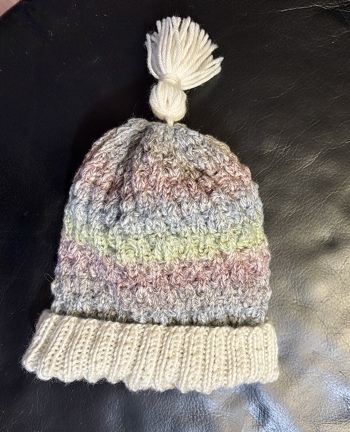 Nicht nur meinem Enkel gefällt die Mütze, auch die Kindergärtnerinnen finden sie schön.