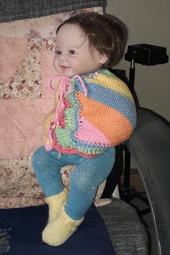 Lilly und ihr Kuschelponcho, eigene Creation