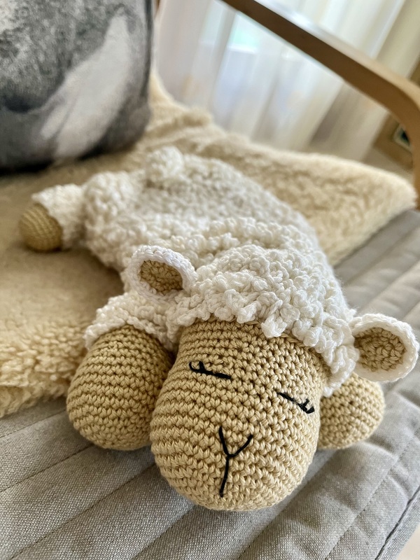 Häkelanleitung, Kuscheldecke Schaf