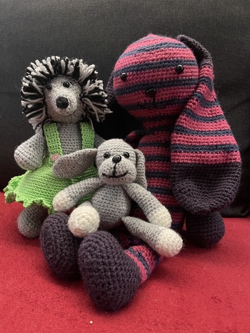 Super Anleitung hab viele Wollreste das ist der Anfang mal sehen welches mein nächstes Projekt wird Dankeschön für die super Anleitungen