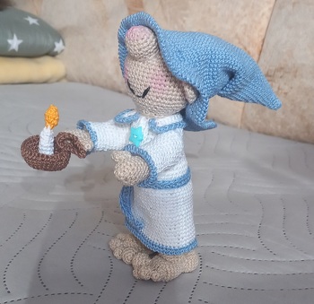 Habe dünnere Wolle genommen. Da ist der Martin kleiner und knuffiger.