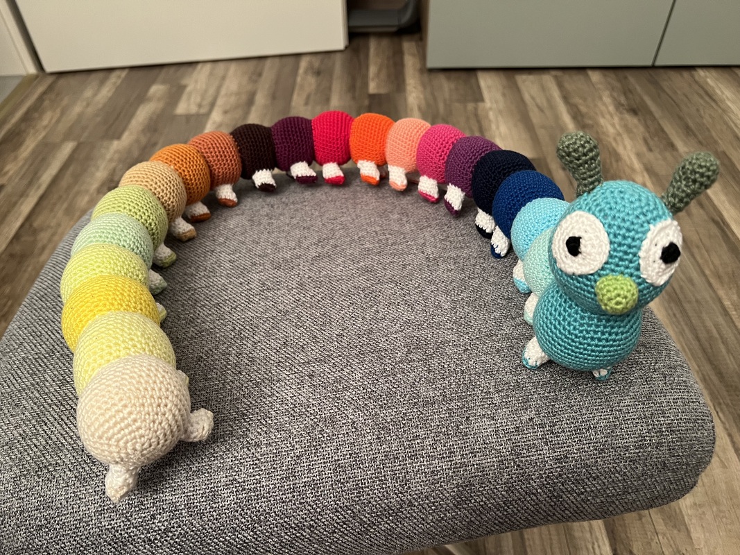 Tausendfüßler / Raupe „Lenni“ - Häkelanleitung von Häkelini