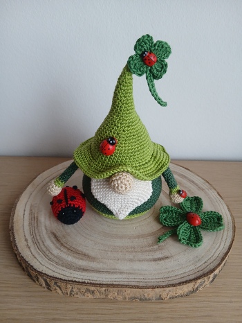 Hat sehr viel Spaß gemacht😉🍀🐞
Vielen lieben Dank für die tolle Anleitung Liebe Michaela und deine freundliche Art mit Mir zu kommunizieren.
Mach weiter so🍀😉👌