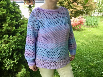 Mein RVO Granny-Stitch-Pullover mit einem Farbverlaufsbobbel gehäkelt.
Ohne Anleitung, meine Idee.
#Mode