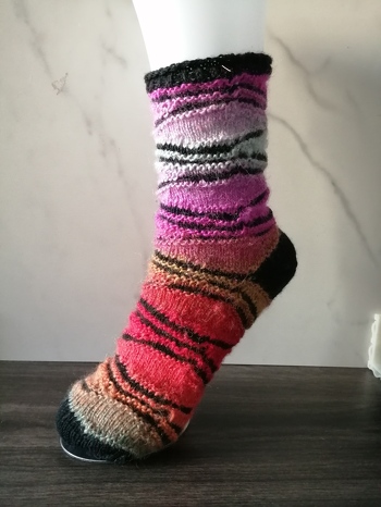 Hat Spaß gemacht, die Socken zu stricken, habe verschiedene Varianten ausprobiert.