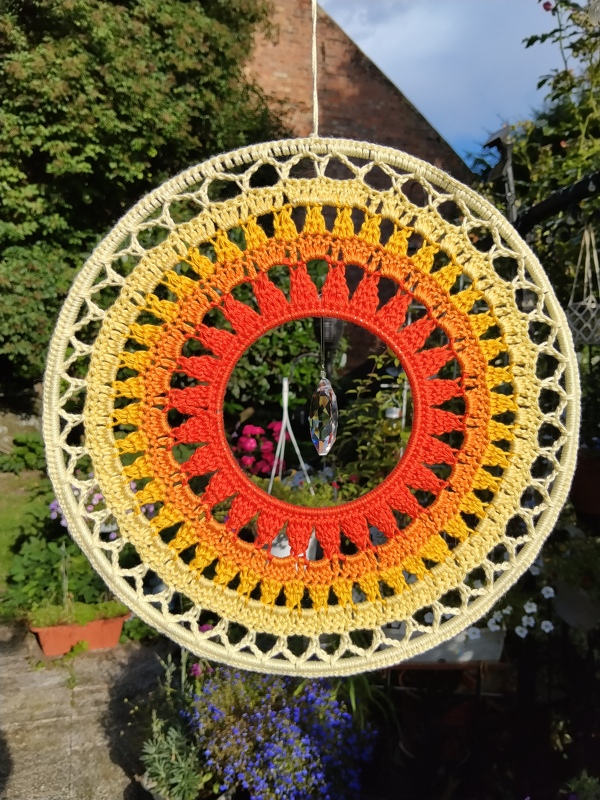Häkelanleitung Sonnenfänger „Sunset“, Mandala Suncatcher Traumfänger