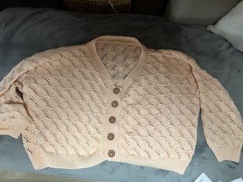 Macht richtig Spaß die Jacke zu stricken und ging auch einfach.
Werde auf jeden Fall sie nochmals stricken 😊
Anleitung ist von
stricken-im-trend
Strickanleitung für Damenweste | Sommerweste COTTON MIX #3