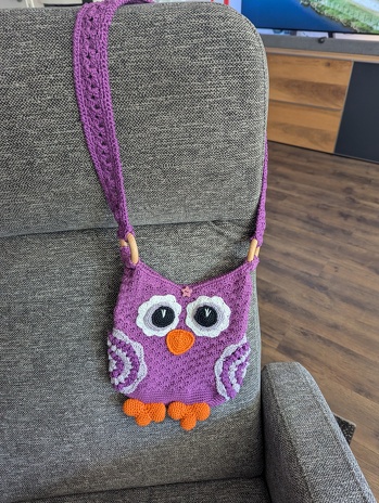 Sehr gute und verständliche Beschreibung, es hat viel Spaß gemacht. Bin bereits bei der 2. Tasche. Danke für die tolle Anleitung.