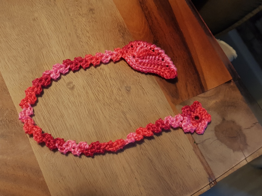 Bookmark / Gift Ribbon / Keychain "Wing with Star" - Crochet Pattern