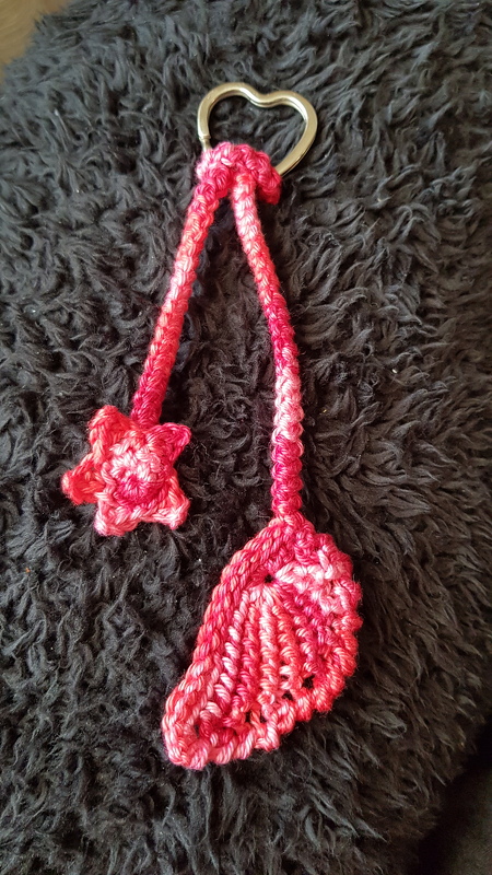 Bookmark / Gift Ribbon / Keychain "Wing with Star" - Crochet Pattern