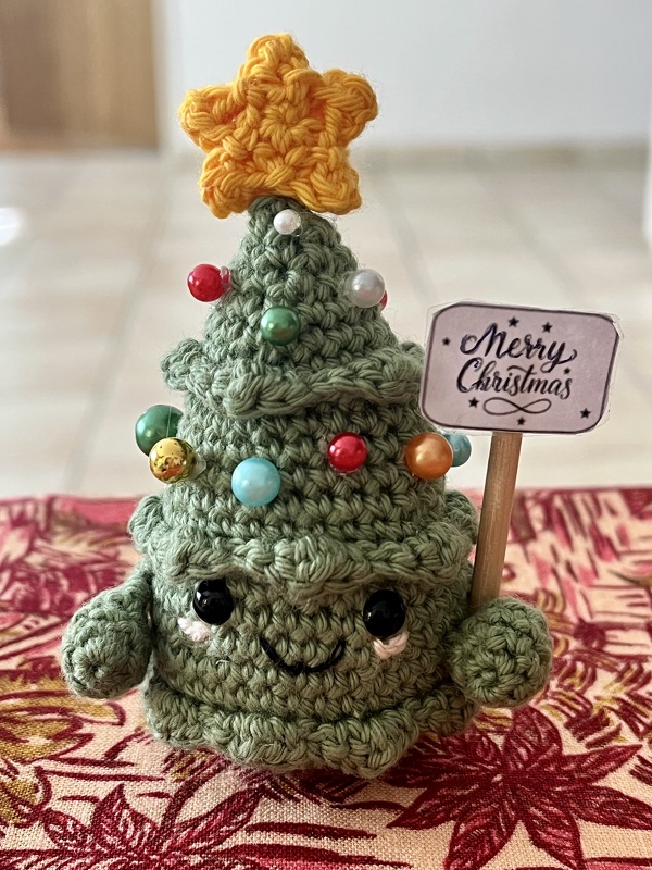 Crochet Pattern Christmas Tree with Text