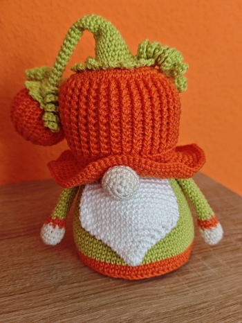 Und wieder einer fertig.
Eine schöne gute bebilderte Anleitung von
My Cuties Design