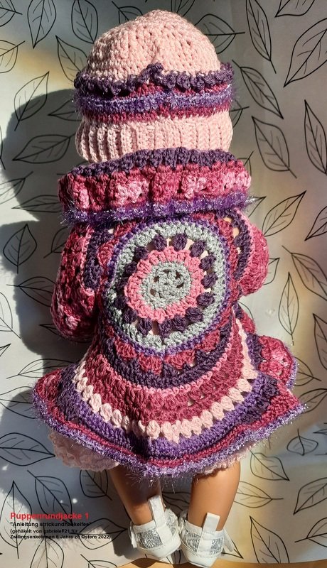 Häkelanleitung für eine Puppenkreisjacke mit Mütze ab 40 cm