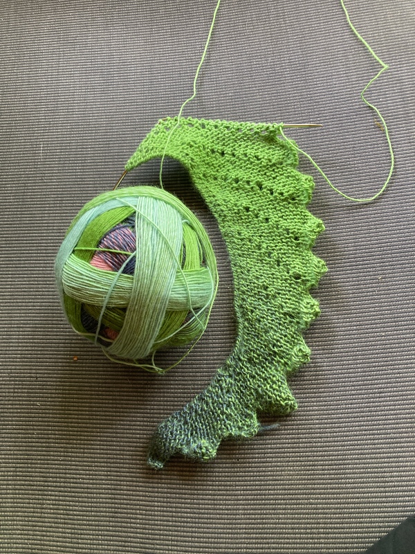 Drachentuch gestrickt Strickanleitung 